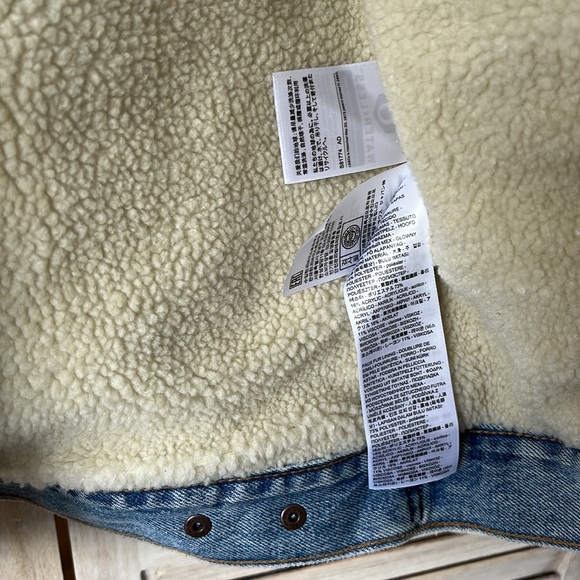Levi’s Sherpa Denim Jacket XS (NWOT) - Picture 6 of 6